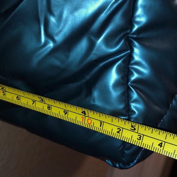 NWT Victoria’s Secret Puffer Tote. Dark Teal color with gold VS script logo. - Picture 14 of 14